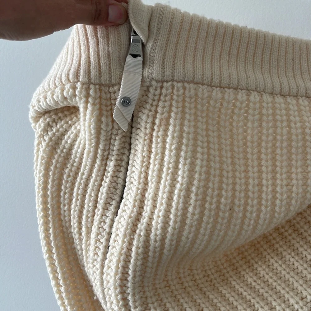 Lululemon Falling Freely Neck Warmer